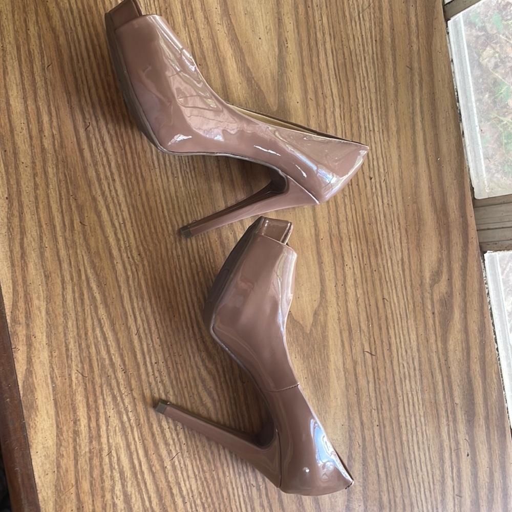 9 west heels , never worn just tried on
